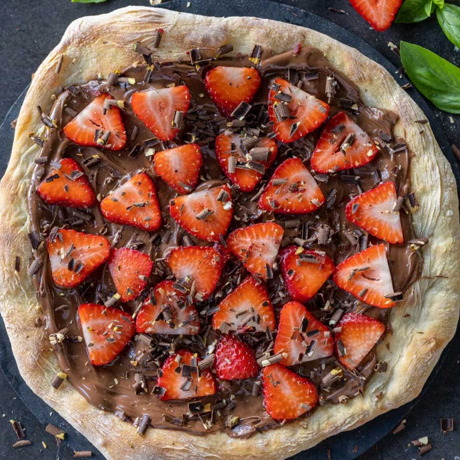 Pizza with Nutella and Strawberries