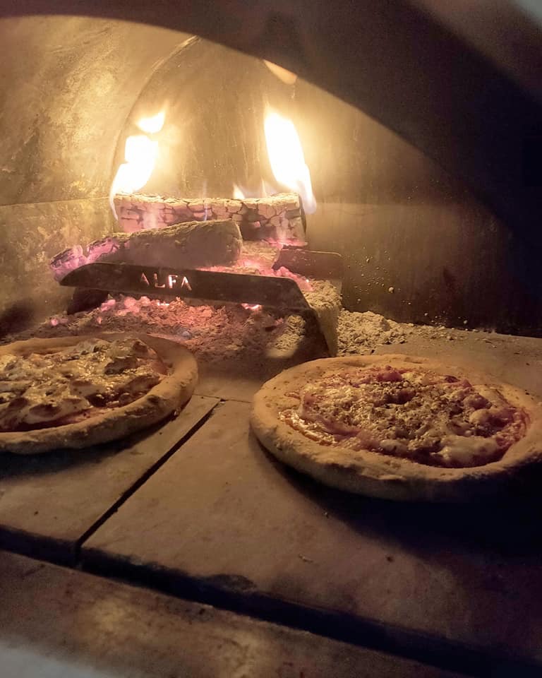 Woodfire Pizza Catering Sydney - Pizzeria On The Road